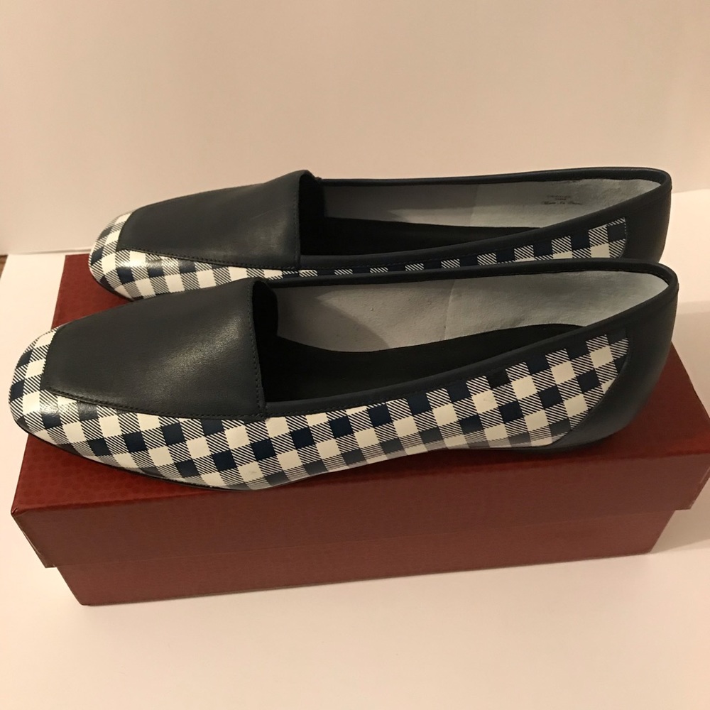 NIB Donald J Pilner blue leather loafers - Picture 5 of 7